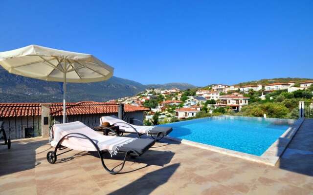 Villa Utku by Akdenizvillam