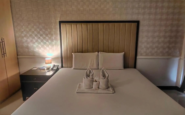 S&M Hotel