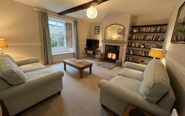 Stunning 4-bed Grade II House in the Lake District