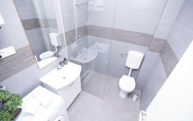 Inviting 2-bed Apartment in Podstrana