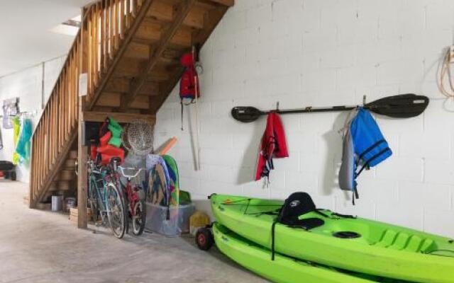 91 Waters Edge Folly Charm