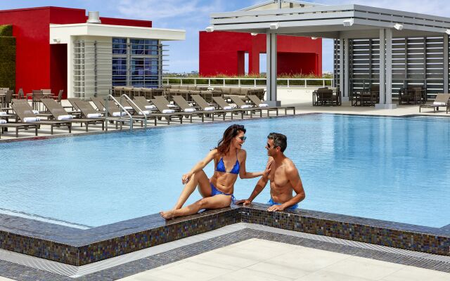 Costa Hollywood Beach Resort