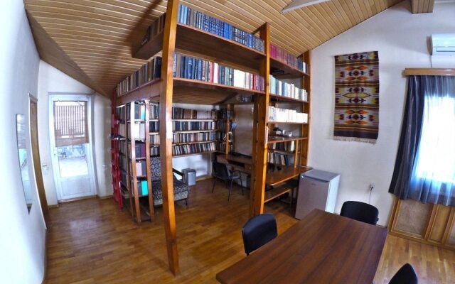 Classical Green Hostel