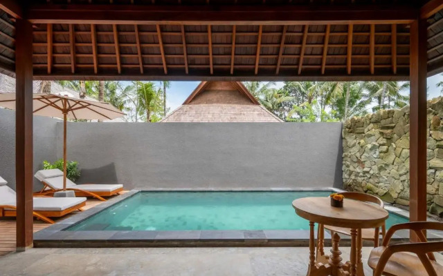 Unagi Wooden Villa by Emana