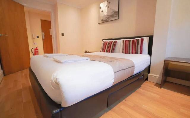 Cosy 2-bed 2 Bathroom Apartment in London