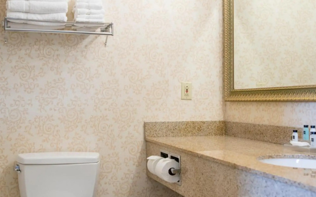 Country Inn & Suites by Radisson, Effingham, IL
