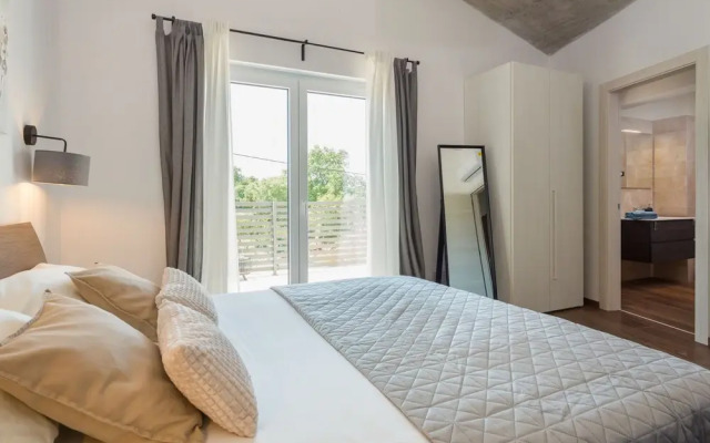 Villa Leonardo Vr Naveri