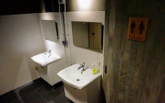 Le Da Backpacker Hostel