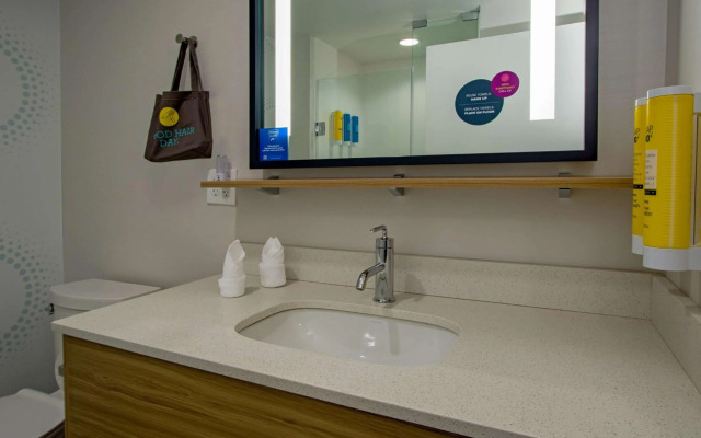 Tru by Hilton Columbus Airport