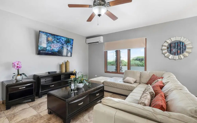 Amazing 4br4ba Villa w Pool Birdsanctuary Views
