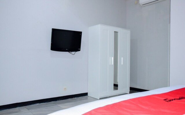 RedDoorz Plus Near Mall Kelapa Gading