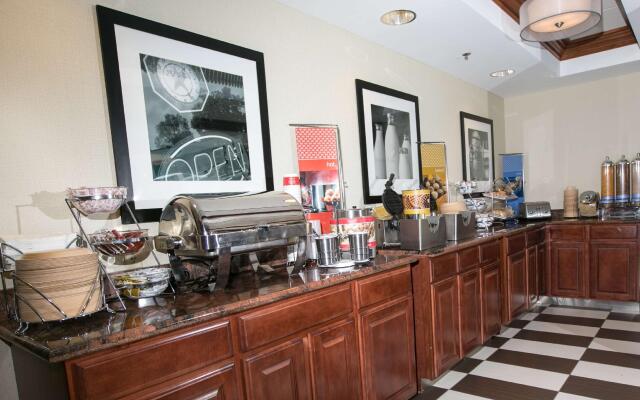 Hampton Inn Hadley-Amherst Area