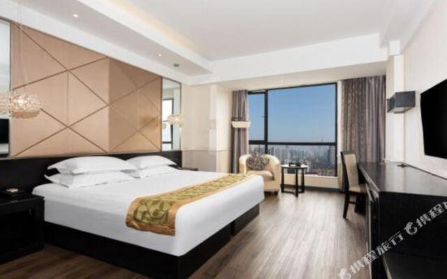 Green Sunshine Holiday Fashion Hotel