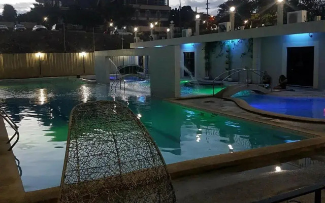 Centropolis Deluxe Couple Suite