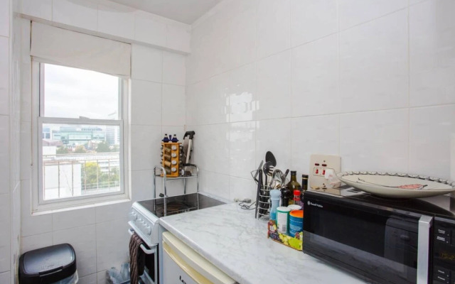 Fantastic Central Apartment With Balcony in Fitzrovia
