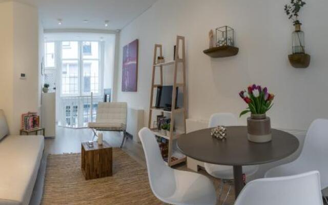 Luxury Flower Market Apartment