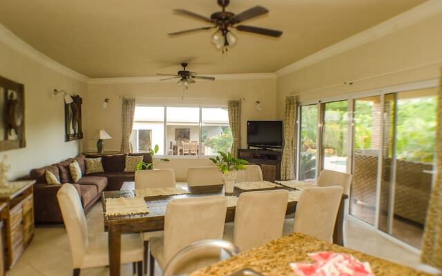 Well Furnished w Private Pool, BBQ & Palapa Bar