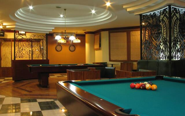 Crown Regency Residences Cebu Hotel