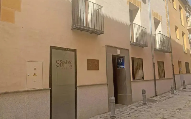 Estudios Real Suites 3000