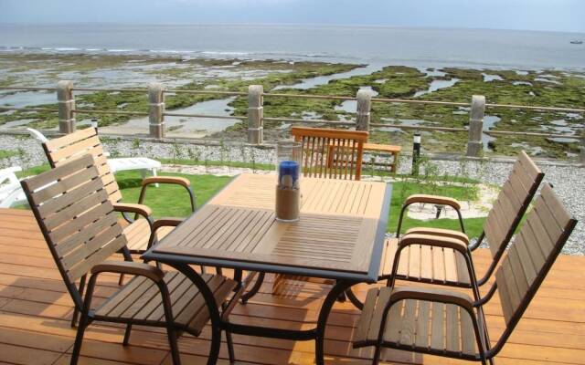 TORO Ocean Front B&B