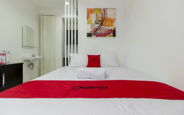 RedDoorz Plus @ Pasar Baru – Guest Rooms – Jakarta