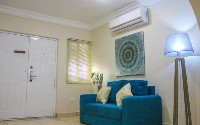 Earl Heights Suites Hotel