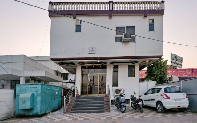 OYO 11754 Hotel Classic 7