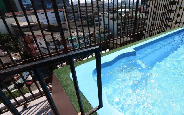 NIDA Rooms Bang Rak Emerald