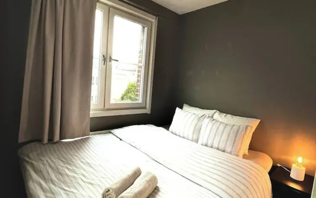 Spacious Apartment Right in the City Centre