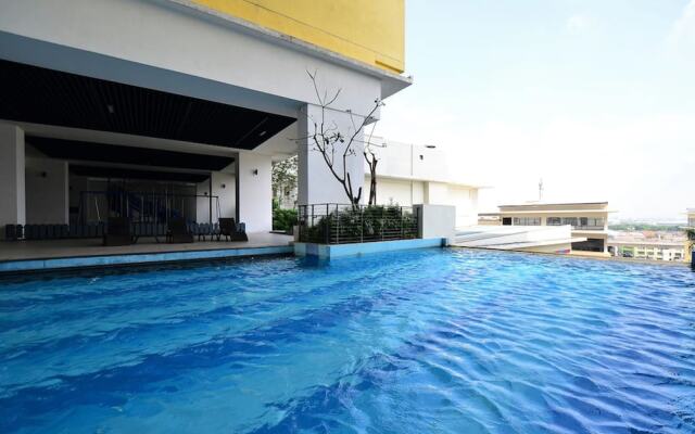 6-8 pax SetiaWalk 5min LRT Cozy Apartment Puchong