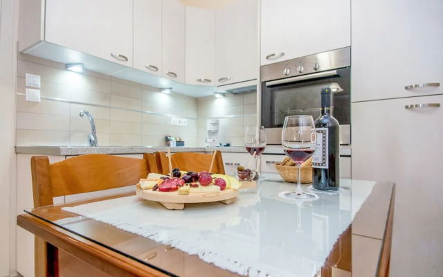 Rouchotas Apartments