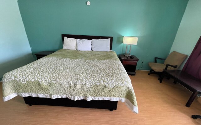 Lamplighter Inn