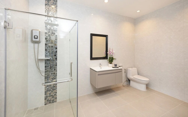 Villa Waree minutes to City and Beach