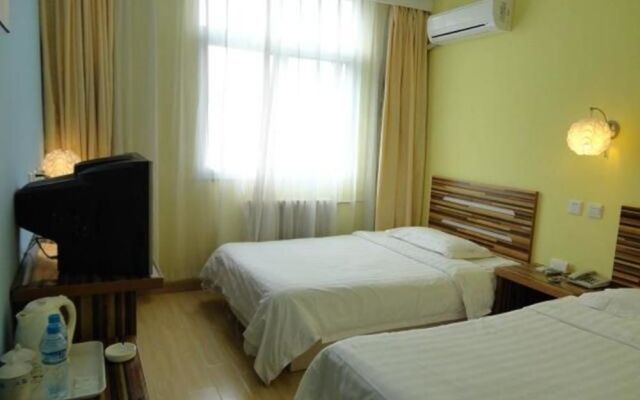 Lovetown Travel Hotel Baiwanzhuang Shop Parking Lot