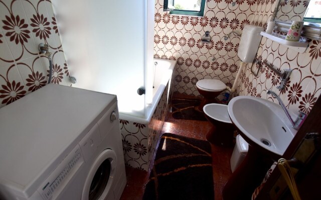 House Mungo-private Garden and Close to the Beach