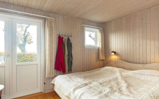 6 Person Holiday Home in Martofte