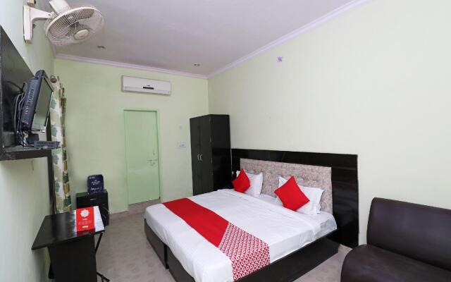 OYO Flagship 23686 UR Guest House