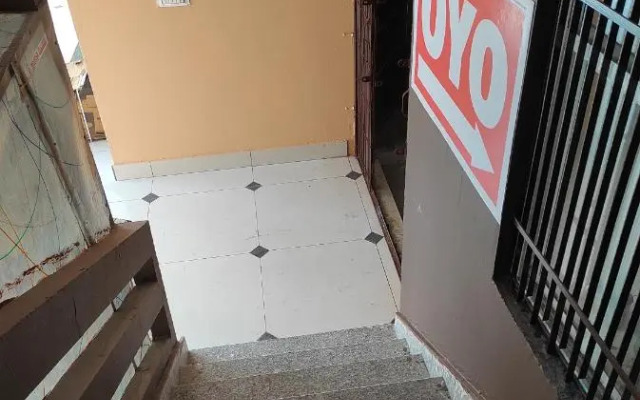 OYO 86772 V s