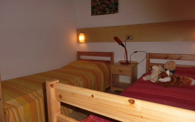 Villa With Garden Parking and AC