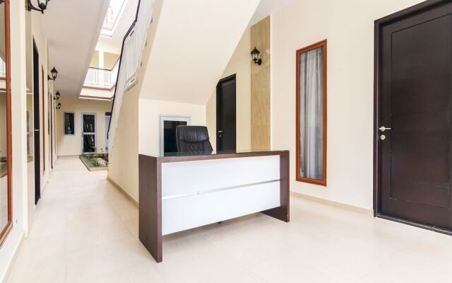 OYO Life 2735 Graha Nirwana