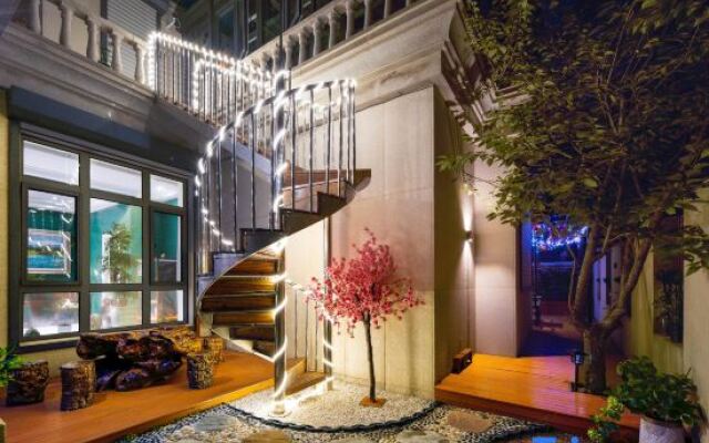 Shu Yi Shu Er B&B（Dalian Nanshan Road Shop）