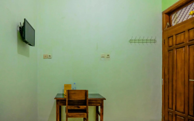 Super OYO 1759 Family Residence
