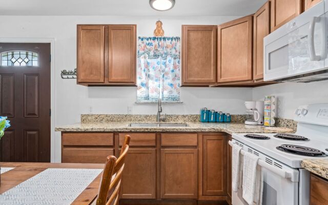 Salty Air Retreat - Side A