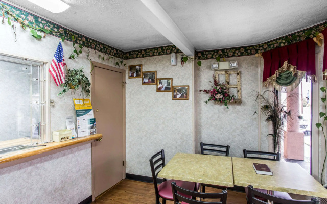 Rodeway Inn Goodlettsville South