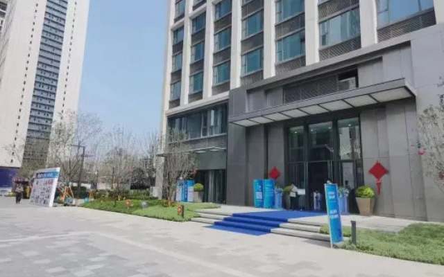 Huazhiju Hotel (High-speed Railway East Station Branch)