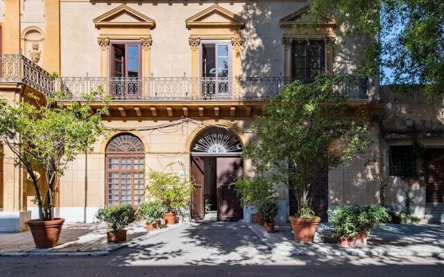 Palazzo De Gregorio Apartments