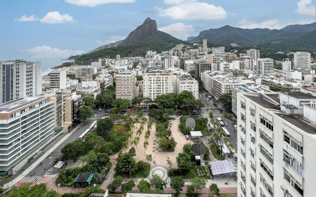 (902-B) Studio com Vista Mar e Comodidades