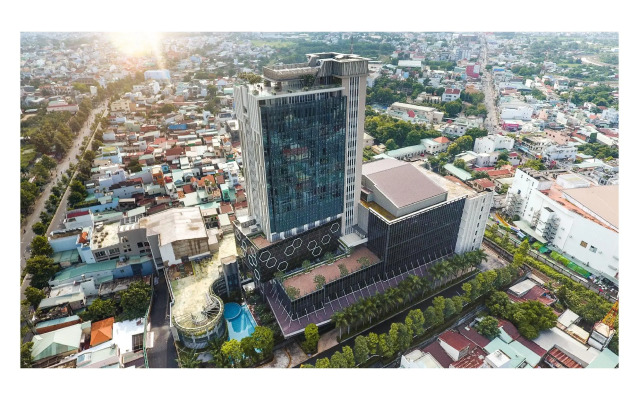 The Mira Central Park Hotel