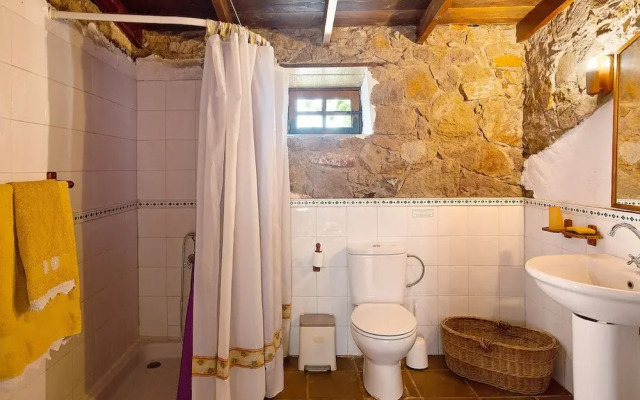 House Sleeps6-parking-garden-pool in Summer-pet