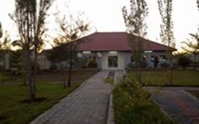 Moyo lodge